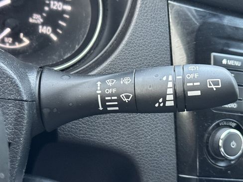 Certified 2022 Nissan Rogue Sport S image 39