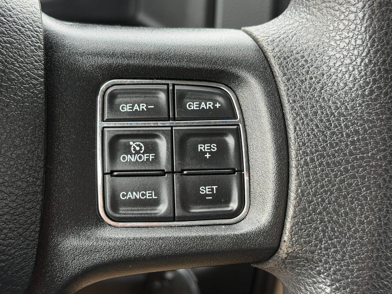 Used 2018 RAM 1500 Classic SLT AWD/4WD image 29