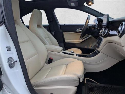 Used 2019 Mercedes-Benz CLA 250 image 17