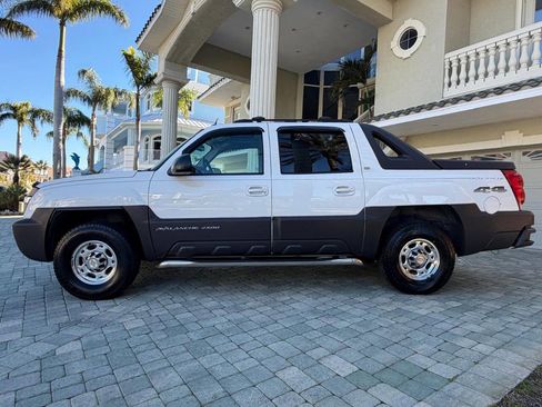 Used 2005 Chevrolet Avalanche 2500 w/ Preferred Equipment Group image 28