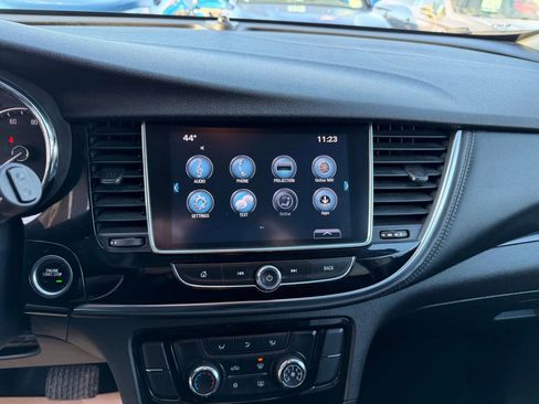 Used 2018 Buick Encore Sport Touring image 19