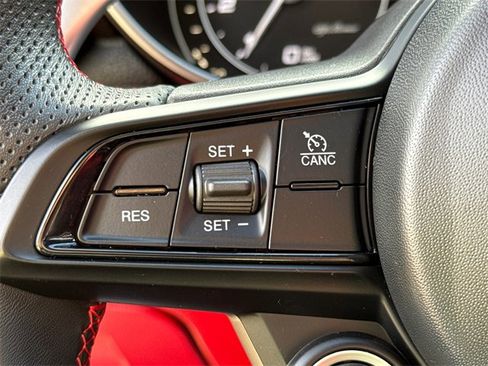 Used 2021 Alfa Romeo Giulia Ti Sport image 30