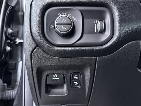 Used 2022 RAM 1500 Big Horn AWD/4WD image 25