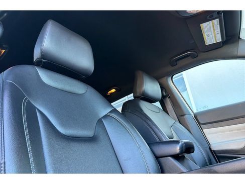 Used 2025 Jeep Compass Limited AWD/4WD image 17