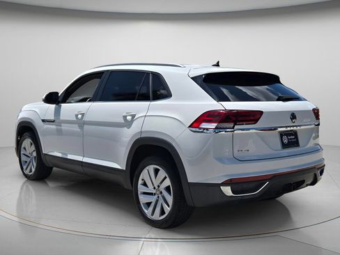 Certified 2022 Volkswagen Atlas Cross Sport SE FWD image 8