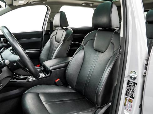 Used 2024 Kia Sorento S w/ Panoramic Sunroof Package FWD image 15