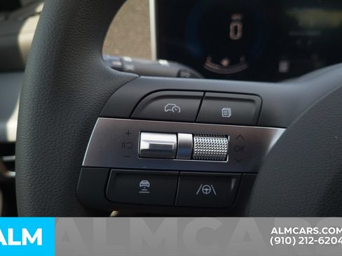 Used 2025 Hyundai Sonata SE FWD image 27