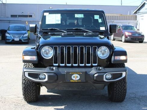 Used 2020 Jeep Gladiator Overland image 2