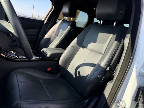 Used 2024 Land Rover Range Rover Velar Dynamic SE image 5