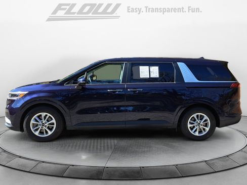 Used 2023 Kia Carnival LX image 5