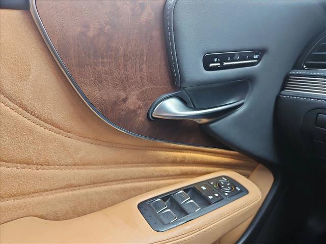 Used 2023 Lexus LS 500 w/ Accessory Package (Z1) RWD image 9