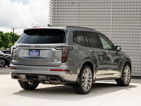 Used 2021 Cadillac XT6 Sport AWD/4WD image 4