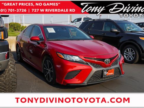 Certified 2019 Toyota Camry SE FWD image 1
