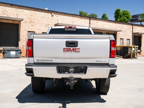 Used 2015 GMC Sierra 2500 Denali w/ Duramax Plus Package AWD/4WD image 7