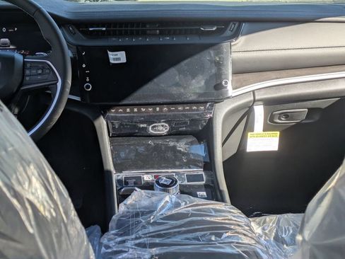 New 2026 Jeep Grand Cherokee Limited image 23