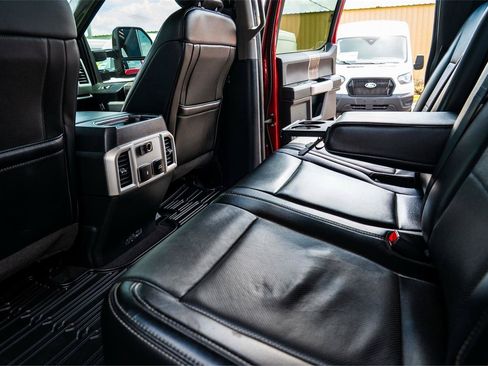 Used 2019 Ford F250 Lariat w/ Lariat Ultimate Package AWD/4WD image 31