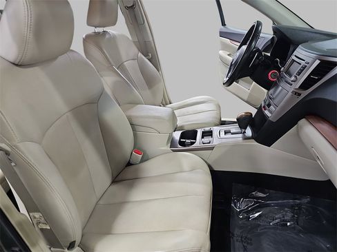 Used 2013 Subaru Outback 2.5i Limited w/ Moonroof Pkg image 13