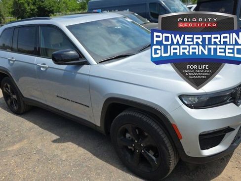Used 2023 Jeep Grand Cherokee Limited w/ Luxury Tech Group II AWD/4WD image 1