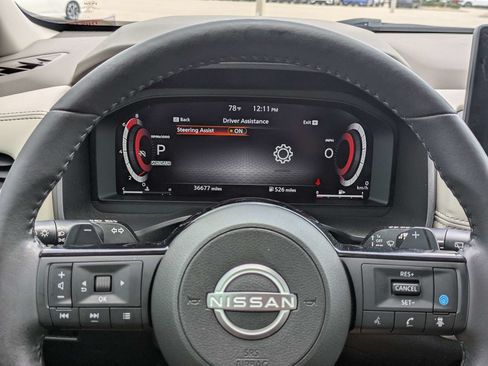 Used 2024 Nissan Rogue SL FWD image 32