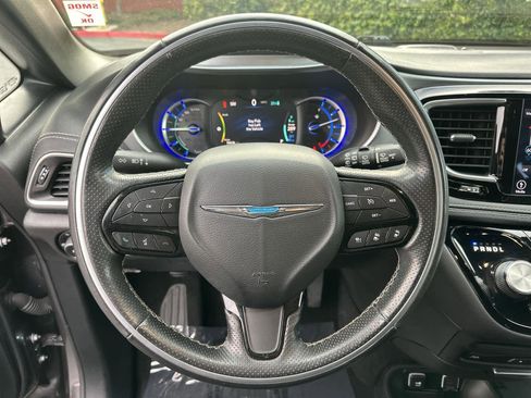 Used 2020 Chrysler Pacifica Limited w/ Advanced Safetytec Group image 15