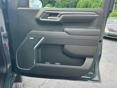 Used 2025 Chevrolet Silverado 1500 LTZ AWD/4WD image 15