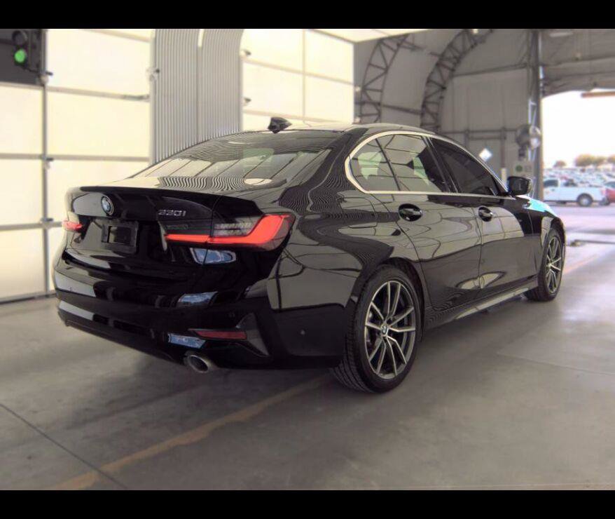 Used 2021 BMW 330i Sedan w/ Convenience Package RWD image 9