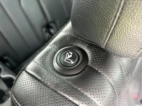 Used 2023 Hyundai Palisade Limited w/ Winter Package FWD image 57