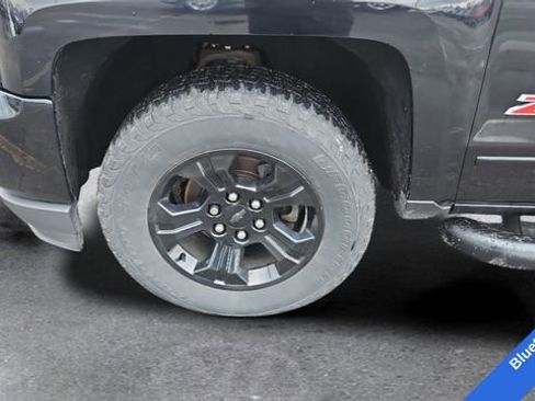 Used 2018 Chevrolet Silverado 1500 LT w/ Midnight Edition image 20