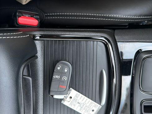 Used 2022 Chrysler 300 S w/ Comfort Group image 38