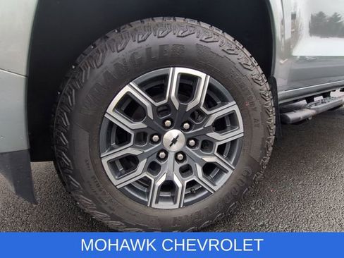 Used 2024 Chevrolet Colorado Z71 w/ Z71 Convenience Package 2 image 33