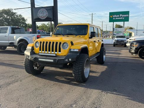 Used 2019 Jeep Wrangler Unlimited Sahara AWD/4WD image 5