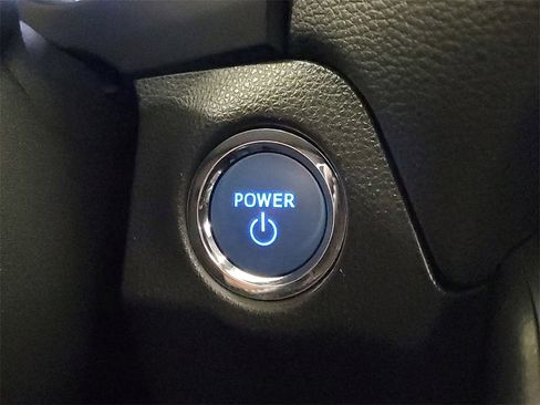 Certified 2022 Toyota RAV4 XLE Premium image 33