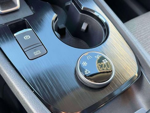 Used 2023 Nissan Rogue SV image 31