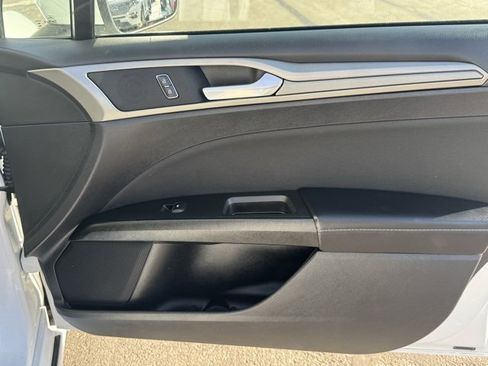 Certified 2020 Ford Fusion SE image 24