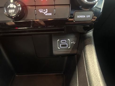 Used 2024 Jeep Compass Latitude image 18