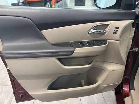 Used 2016 Honda Odyssey Touring Elite image 17