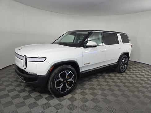 Used 2024 Rivian R1S Adventure AWD/4WD image 1