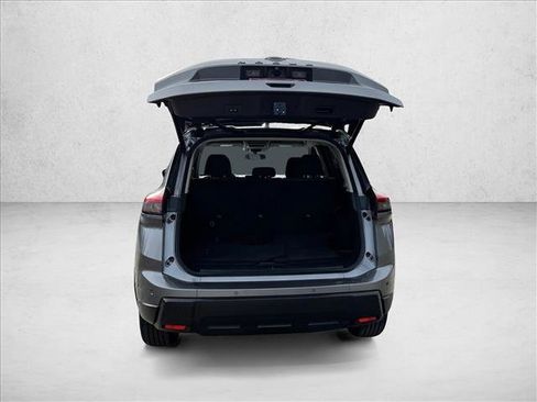 Used 2024 Nissan Rogue SV image 6