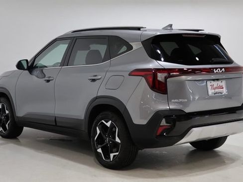 Used 2024 Kia Seltos EX AWD/4WD image 6