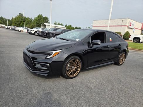 Used 2024 Toyota Corolla Sedan w/ SE Convenience Package FWD image 3