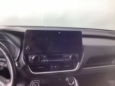 Used 2024 Toyota Grand Highlander AWD image 17