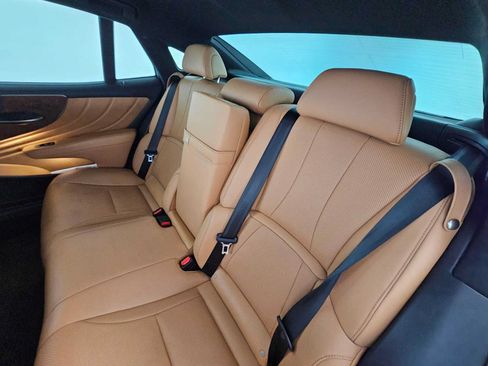 Certified 2021 Lexus LS 500 w/ Accessory Package (Z1) RWD image 17