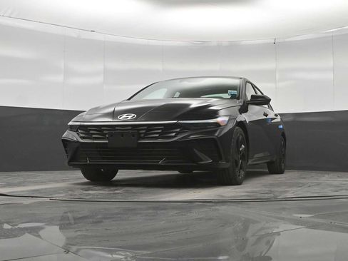 New 2026 Hyundai Elantra Sport FWD image 34