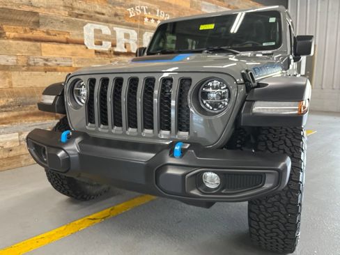 Used 2022 Jeep Wrangler Unlimited Rubicon 4xe w/ Cold Weather Group AWD/4WD image 11