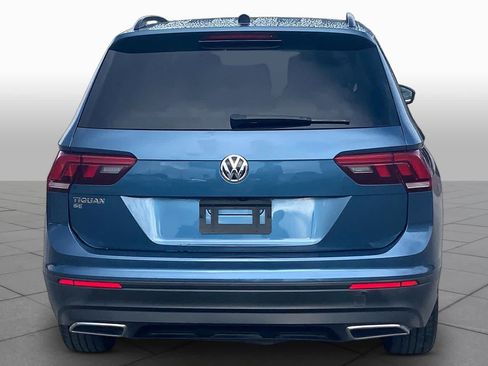 Used 2019 Volkswagen Tiguan SE w/ Panoramic Sunroof Package FWD image 5