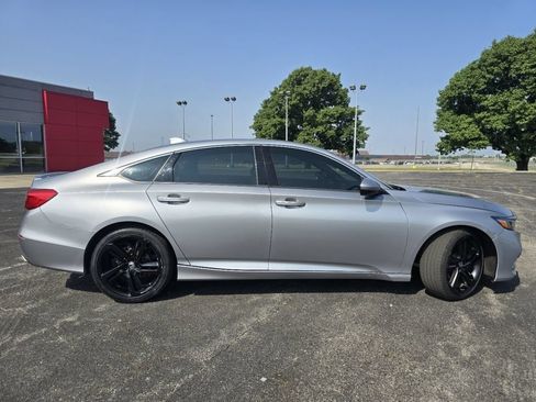 Used 2019 Honda Accord Sport image 15