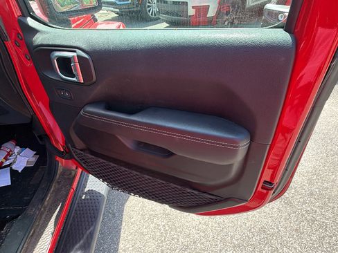 Used 2021 Jeep Wrangler Unlimited Sahara w/ Cold Weather Group image 18