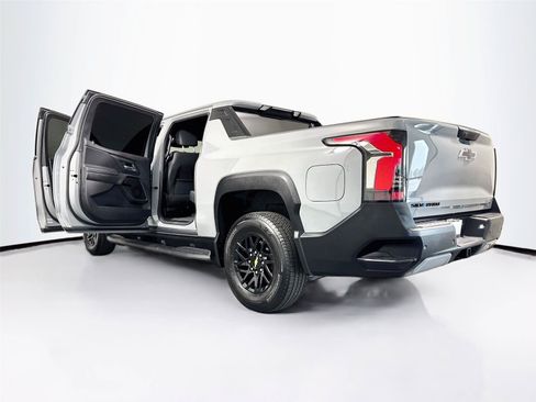 Used 2026 Chevrolet Silverado EV LT AWD/4WD image 36