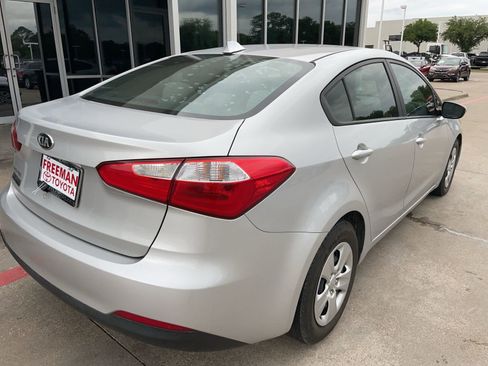 Used 2015 Kia Forte LX w/ Popular Package image 7