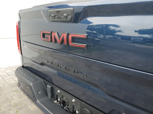 Used 2023 GMC Sierra 1500 Denali w/ Denali Reserve Package AWD/4WD image 7